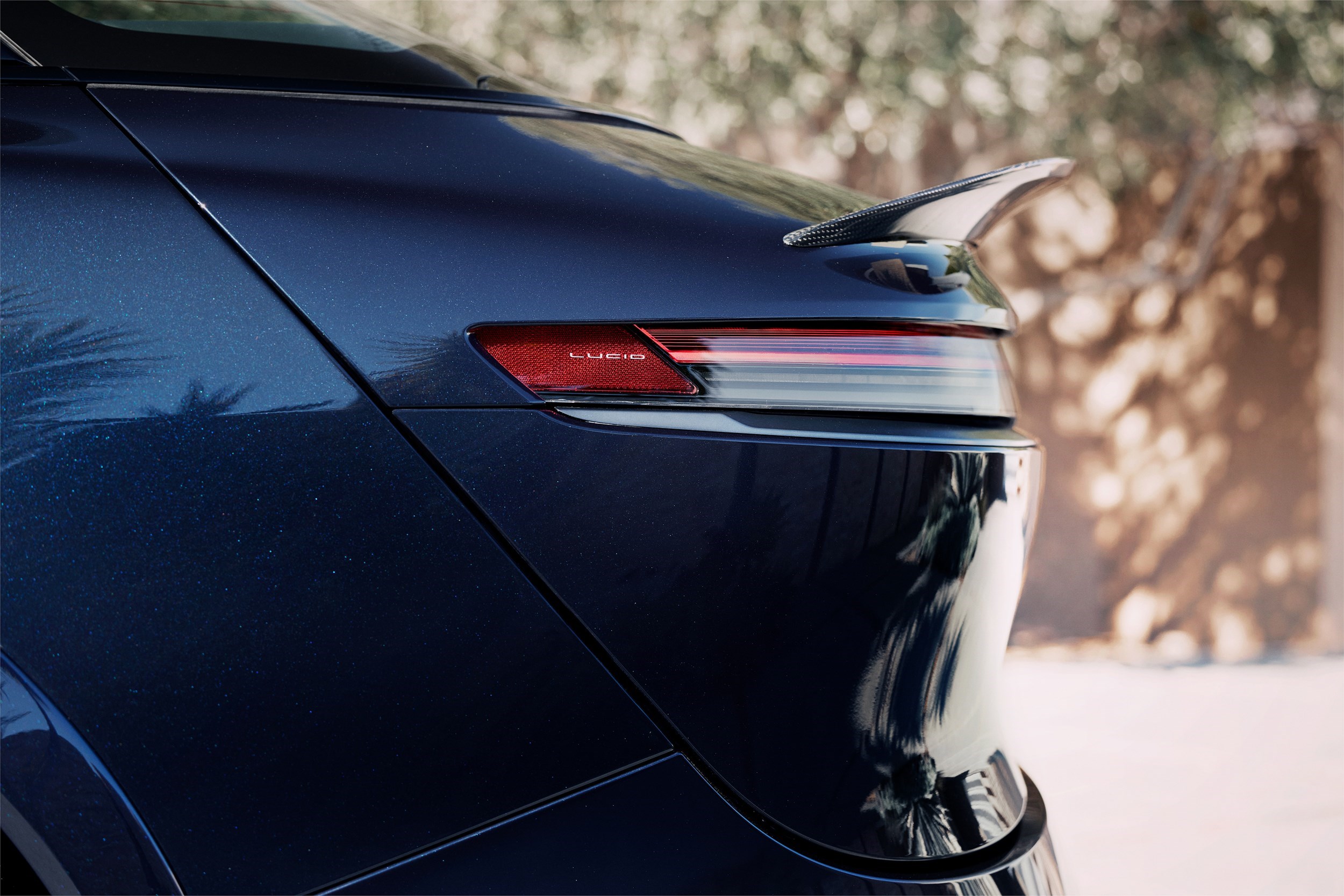 LM23_14C_Sapphire_Tiburon_ 851A1790_carbon_spoiler-Edit_srgb_epk.jpg