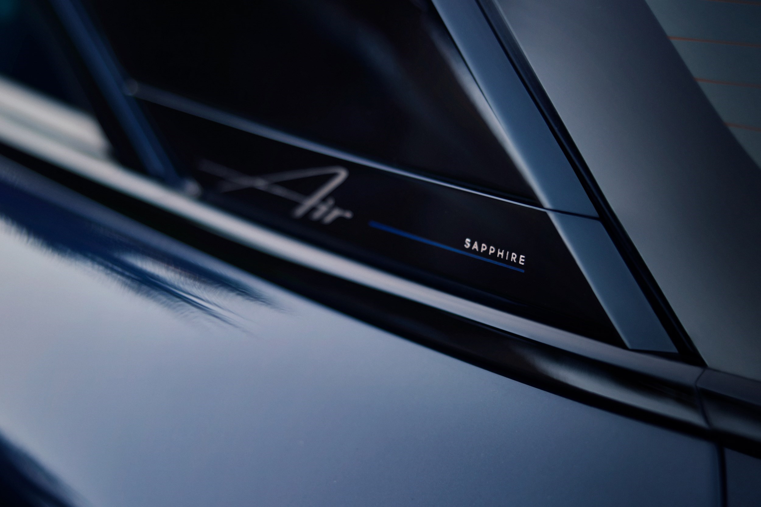 LM23_11B_Sapphire_Tiburon_ 8R0A6533_NB_rear_flag_srgb_epk.jpg