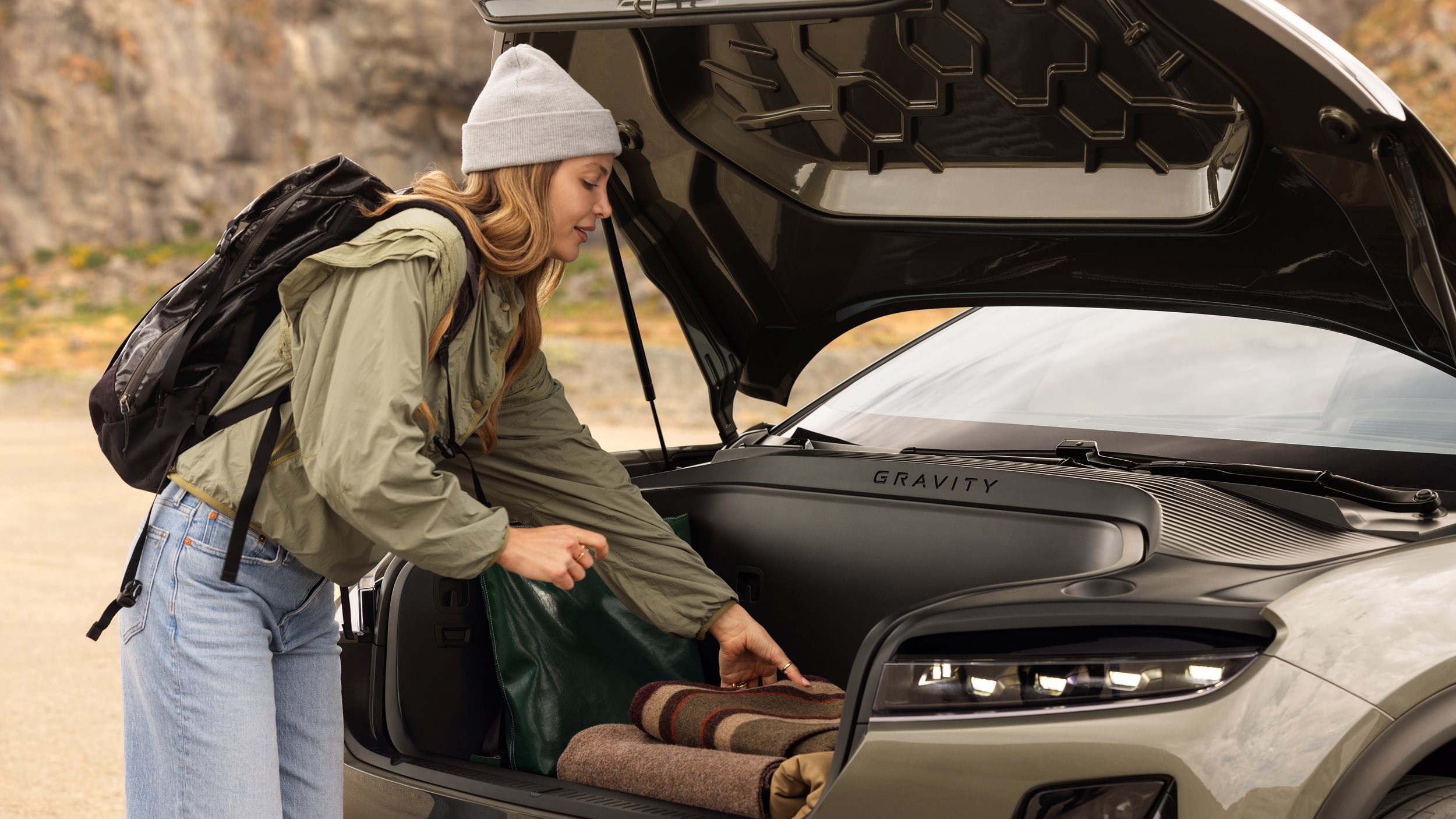 LM24_Gravity-EPK-0P6A1071_frunk-storage-lifestyle_3-4-front.tif