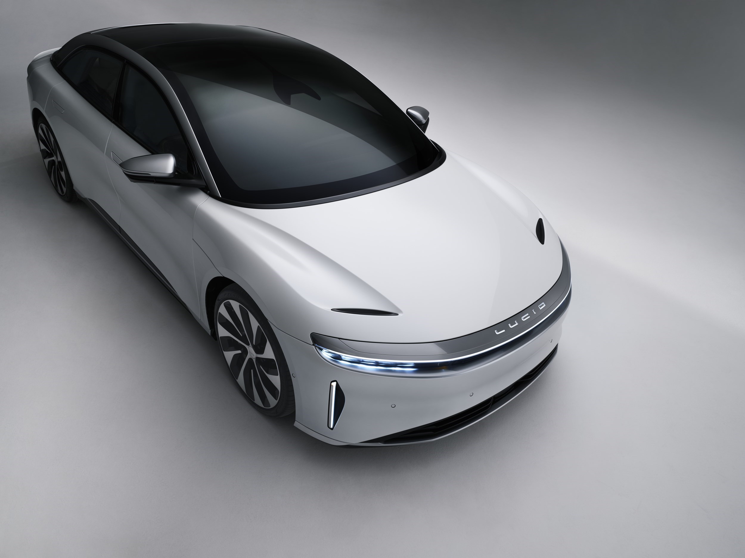 LM22_17F-Lucid-Air_Studio_PR_sx0035-4.jpg