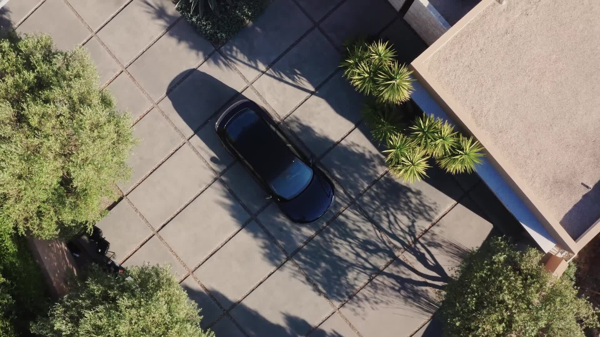 LM23-0299_Sapphire_EPK_07_r1_1920x1080.mp4