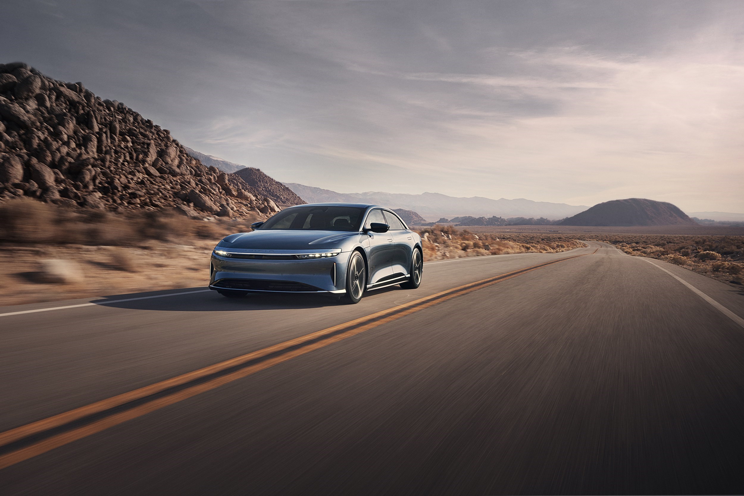 LM23_Pure_Whitney_8R0A3674_dynamic_3qtr_front_rodeo_C_Full frame_srgb.jpg