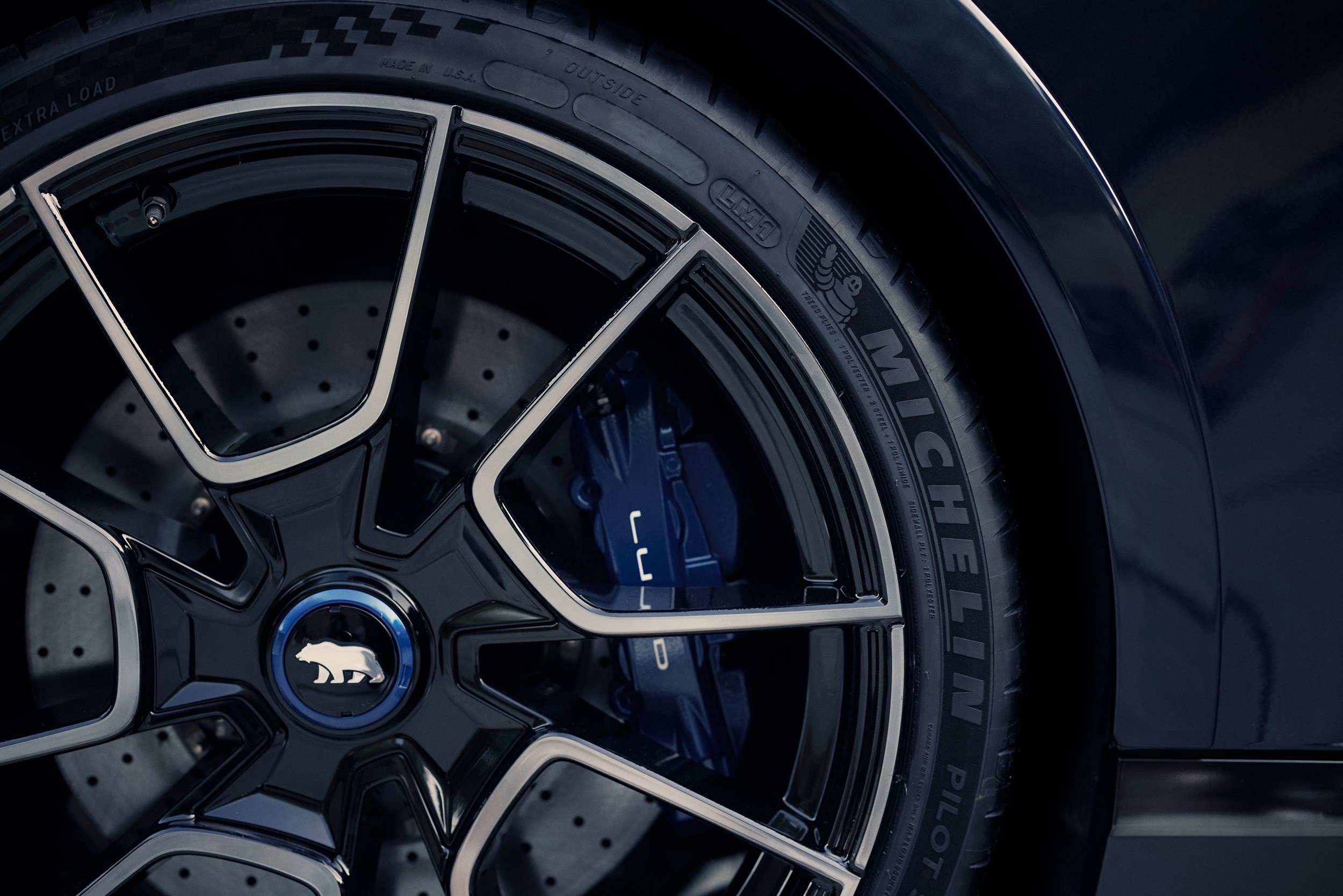 LM23_02C_Sapphire_Tiuron_ 851A1868_Michelin_LM1_detail_srgb_epk.jpg