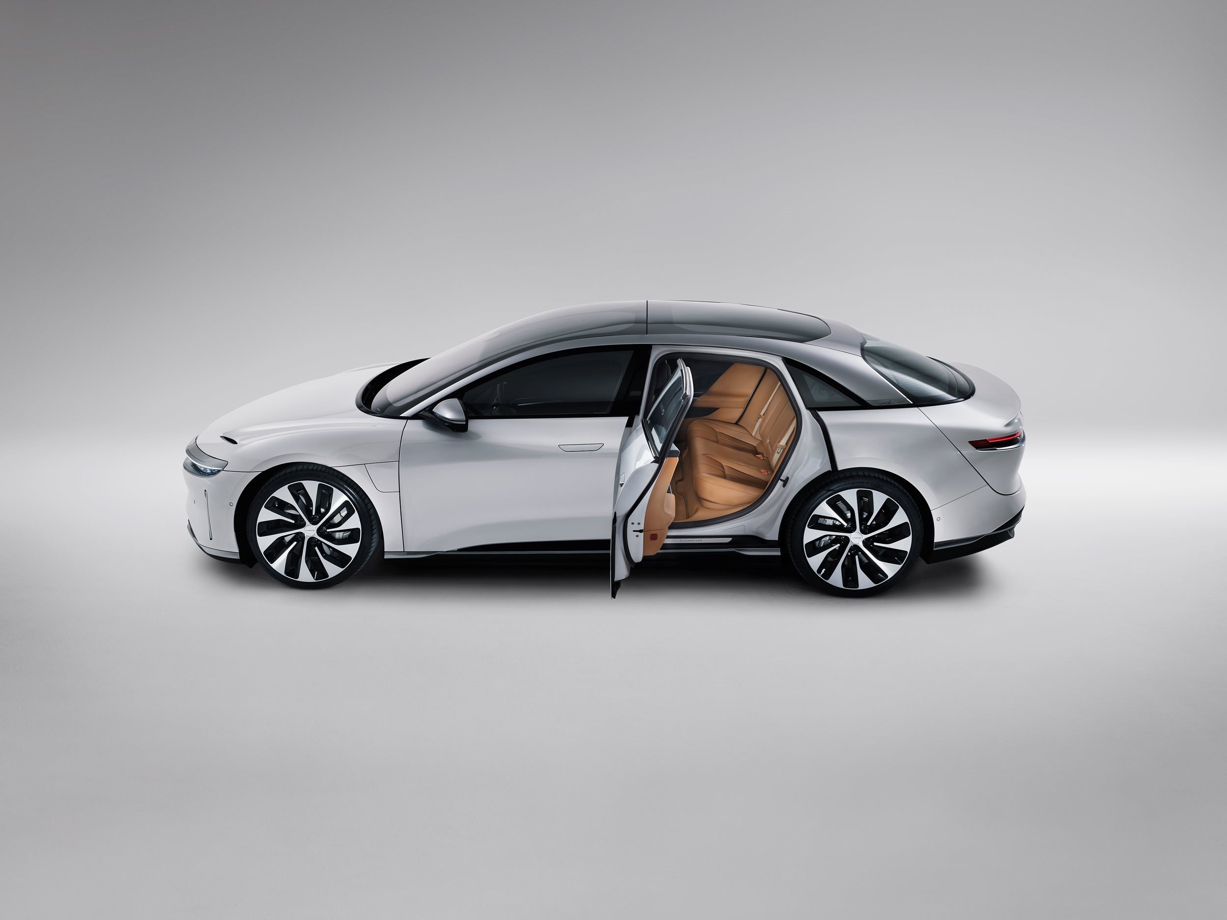 21F Air_Studio_PR_sx0037_2637_RearDoorOpen-4_RGB.jpg